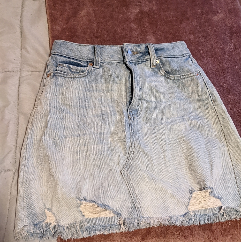 Jean skirt. Size 0. Light wash.